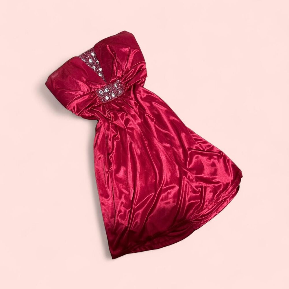 Y2K VINTAGE Red satin my Michelle prom dress with beaded bodice and cinched back - Picture 2 of 8